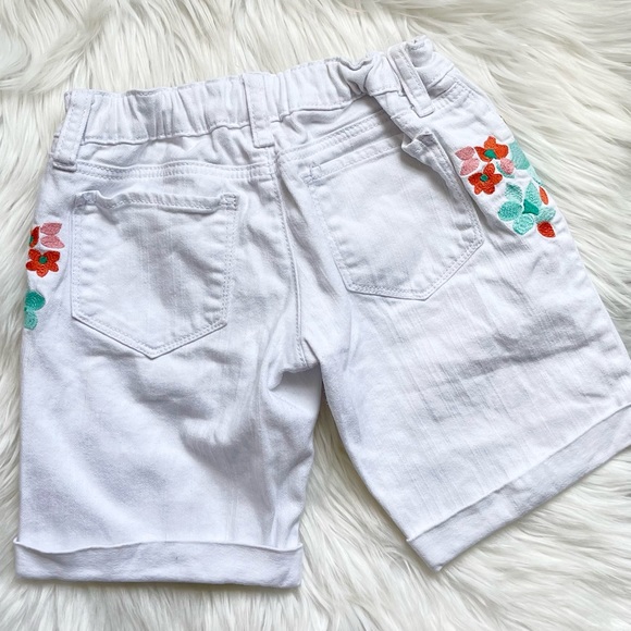 Candies Girl Embroidered Flower Jean Shorts - Picture 3 of 3